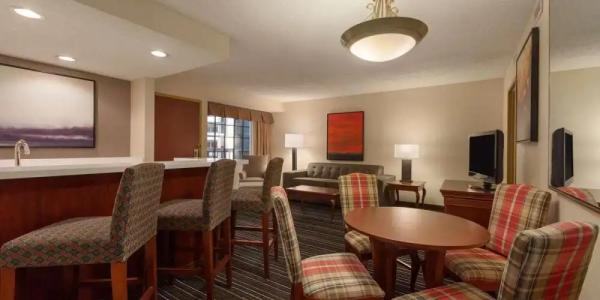 Wyndham Dallas Suites - Park Central - 11