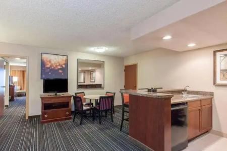 Wyndham Dallas Suites - Park Central - 51