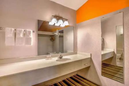 Marriott Phoenix Airport - 8