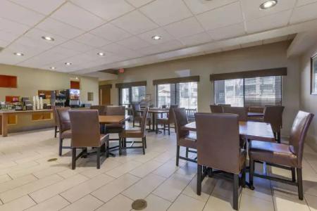 Best Western Plus Scottsdale Thunderbird Suites - 23
