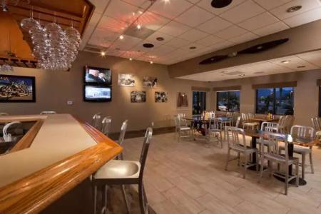 Best Western Plus Scottsdale Thunderbird Suites - 27