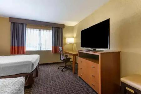 Best Western Plus Scottsdale Thunderbird Suites - 57