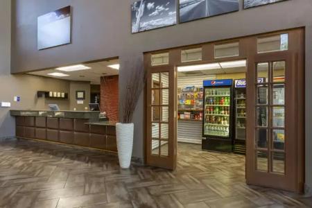 Best Western Plus Scottsdale Thunderbird Suites - 9