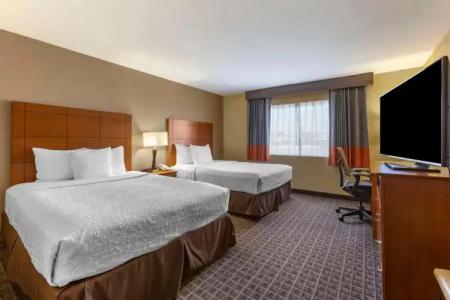 Best Western Plus Scottsdale Thunderbird Suites - 37