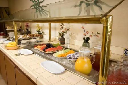 Best Western Plus Scottsdale Thunderbird Suites - 45