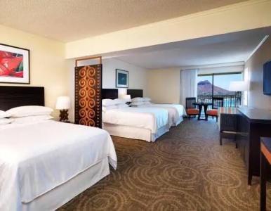 Sheraton Waikiki Beach Resort - 1