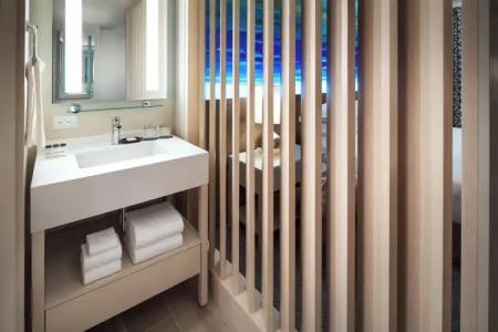 Sheraton Waikiki Beach Resort - 63