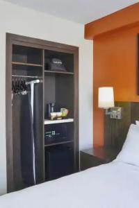 Courtyard Waikiki Beach - 86