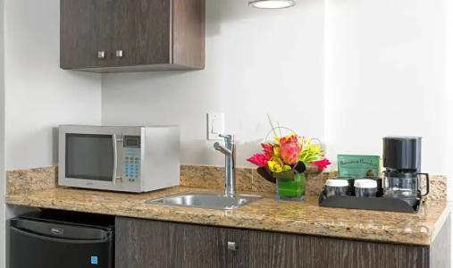 Courtyard Waikiki Beach - 55