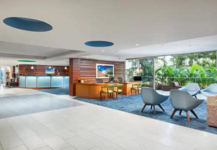 Courtyard Waikiki Beach - 2