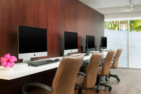 Courtyard Waikiki Beach - 26