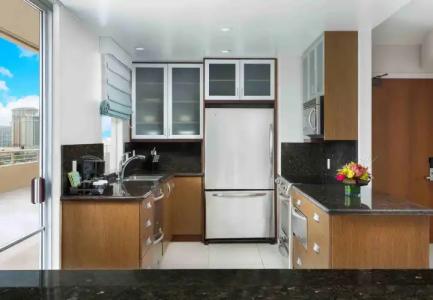 Courtyard Waikiki Beach - 17