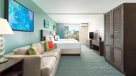 Courtyard Waikiki Beach - 57