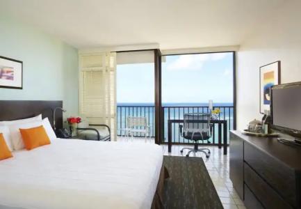 Halepuna Waikiki by Halekulani - 4