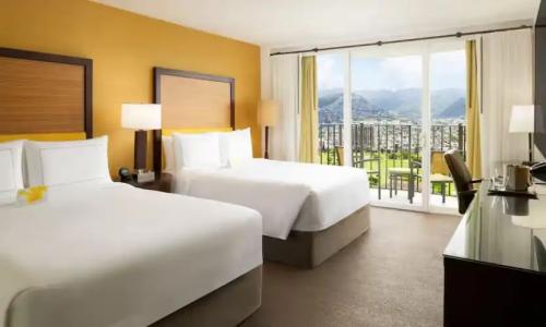 Hilton Waikiki Beach Resort & Spa - 49