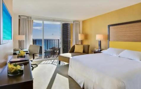 Hilton Waikiki Beach Resort & Spa - 57