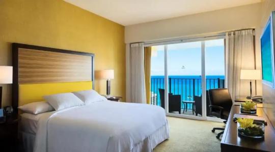 Hilton Waikiki Beach Resort & Spa - 56