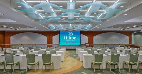 Hilton Waikiki Beach Resort & Spa - 18