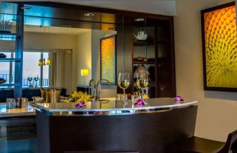 Hilton Waikiki Beach Resort & Spa - 29