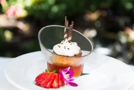 Hilton Waikiki Beach Resort & Spa - 10