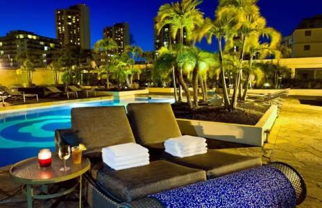 Hilton Waikiki Beach Resort & Spa - 16