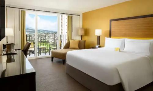 Hilton Waikiki Beach Resort & Spa - 61