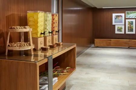 Hilton Garden Inn Waikiki Beach, - 12