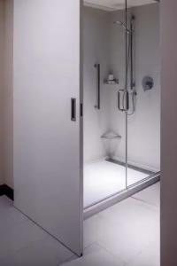 Hilton Garden Inn Waikiki Beach, - 43