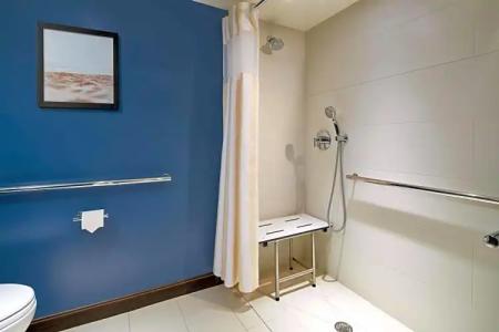 Hilton Garden Inn Waikiki Beach, - 77