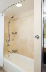 Hilton Garden Inn Waikiki Beach, - 55