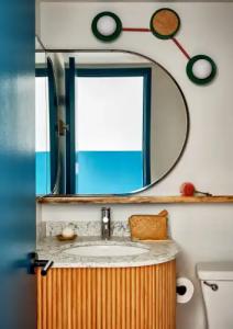 Wayfinder Waikiki - 11