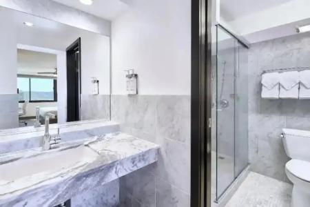 Holiday Inn Express WAIKIKI by IHG - 65