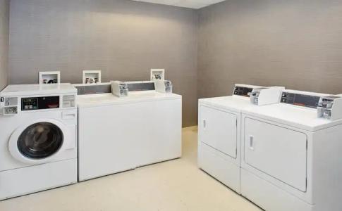 Courtyard Atlantic City Beach Block - 24