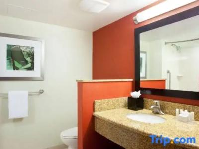 Courtyard Miami Airport - 42