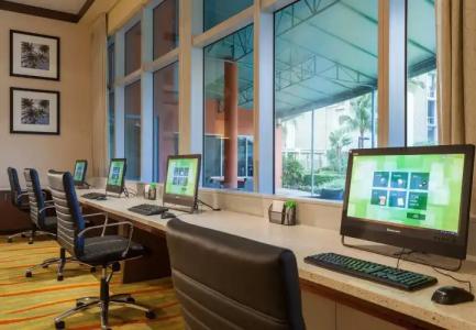 Courtyard Miami Airport - 24