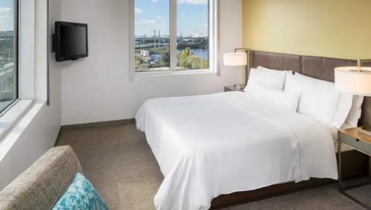 Element Miami International Airport - 3