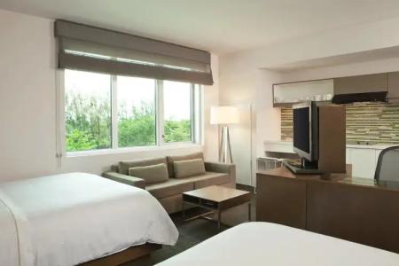 Element Miami International Airport - 4