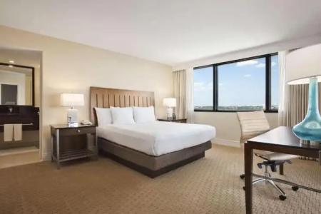 Hilton Miami Airport Blue Lagoon - 33