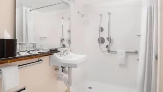 Courtyard by Marriott Miami Downtown - 35