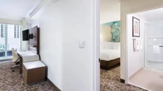 Courtyard by Marriott Miami Downtown - 38