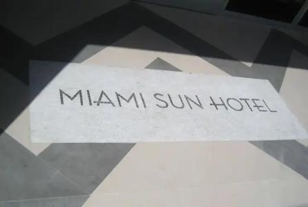 The Miami Sun - 15