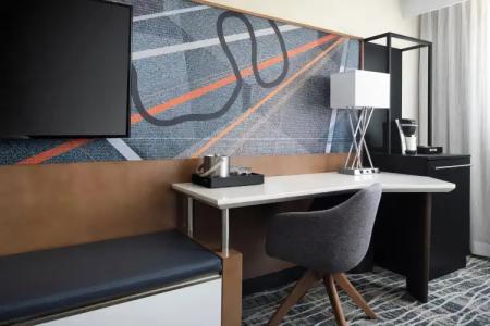 Nashville Airport Marriott - 8