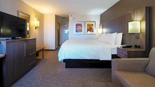 Holiday Inn NASHVILLE-VANDERBILT - 65