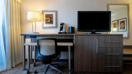 Holiday Inn NASHVILLE-VANDERBILT - 48