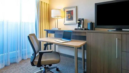 Holiday Inn NASHVILLE-VANDERBILT - 67