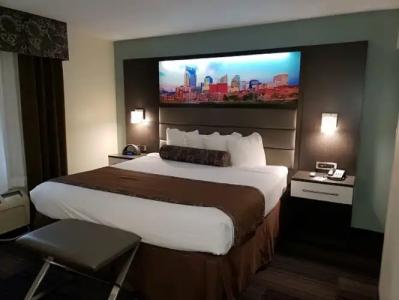 Club Nashville Inn & Suites - 2