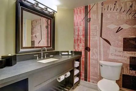 New Listing! Chic W/ Pool & Rooftop Deck 1 Bedroom Condo - 37