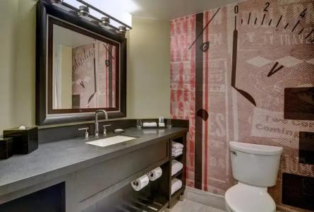 New Listing! Chic W/ Pool & Rooftop Deck 1 Bedroom Condo - 7