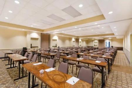 Radisson Nashville Airport - 41