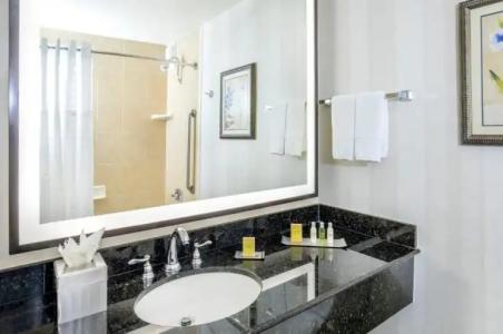 DoubleTree by Hilton Nashville Downtown - 57